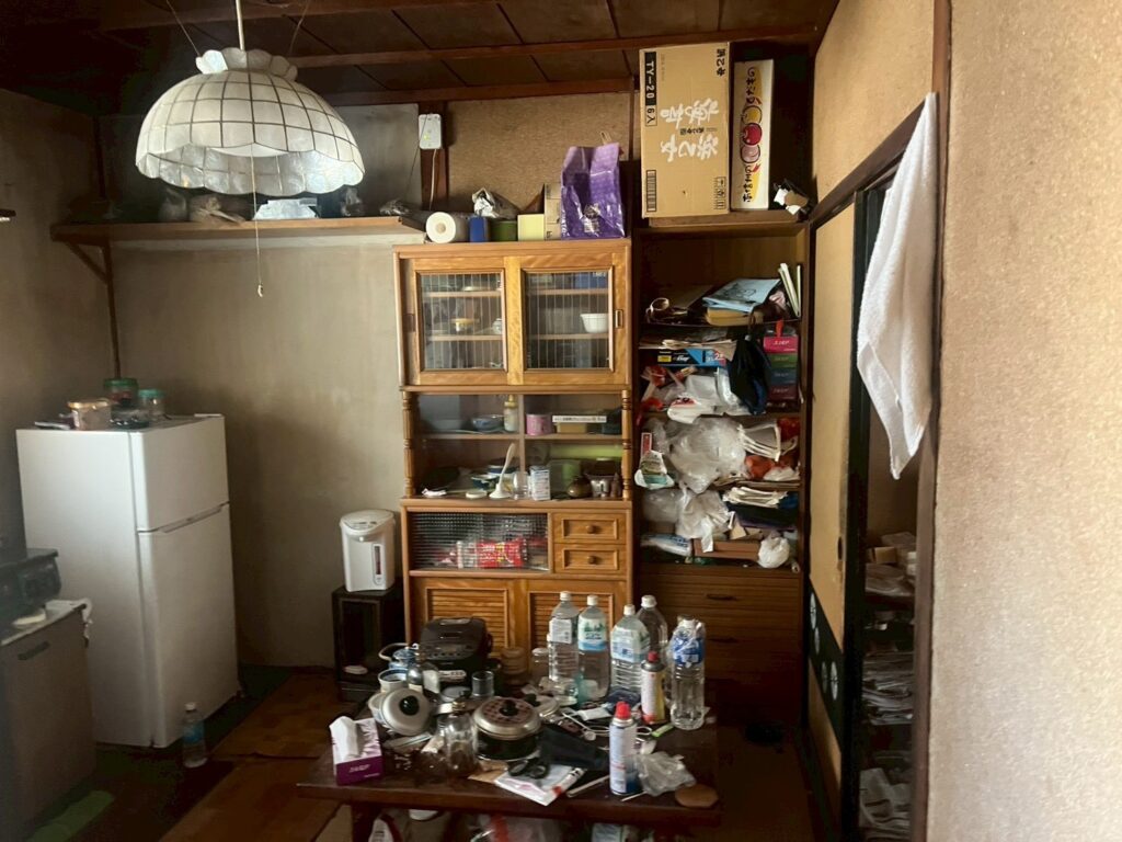【杉並区】一人暮らしで亡くなった親の平屋一軒家を遺品整理した事例