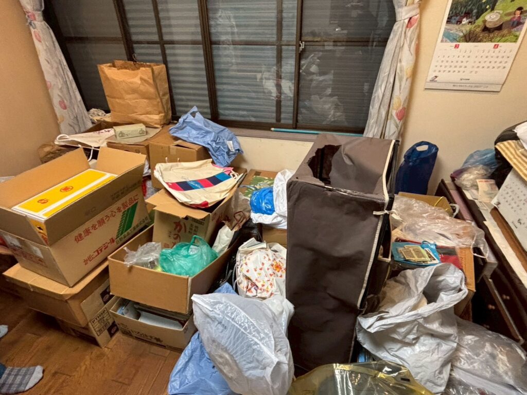 【豊島区】一人暮らしで突然亡くなった親族のマンション遺品整理をした事例