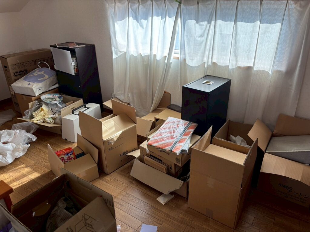 【目黒区】単身赴任中に親が亡くなり都心マンションを遺品整理した事例