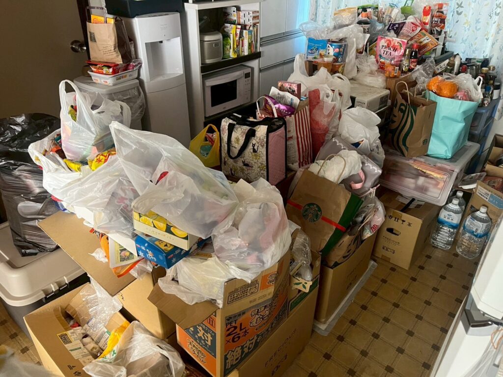 【世田谷区】高齢の両親が住んでいた庭付き一軒家を遺品整理した事例