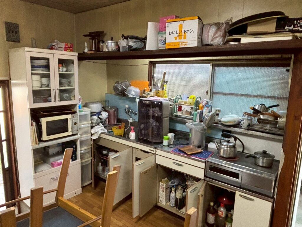 【江東区】エレベーターなし3階のマンション遺品整理・家財処分した事例