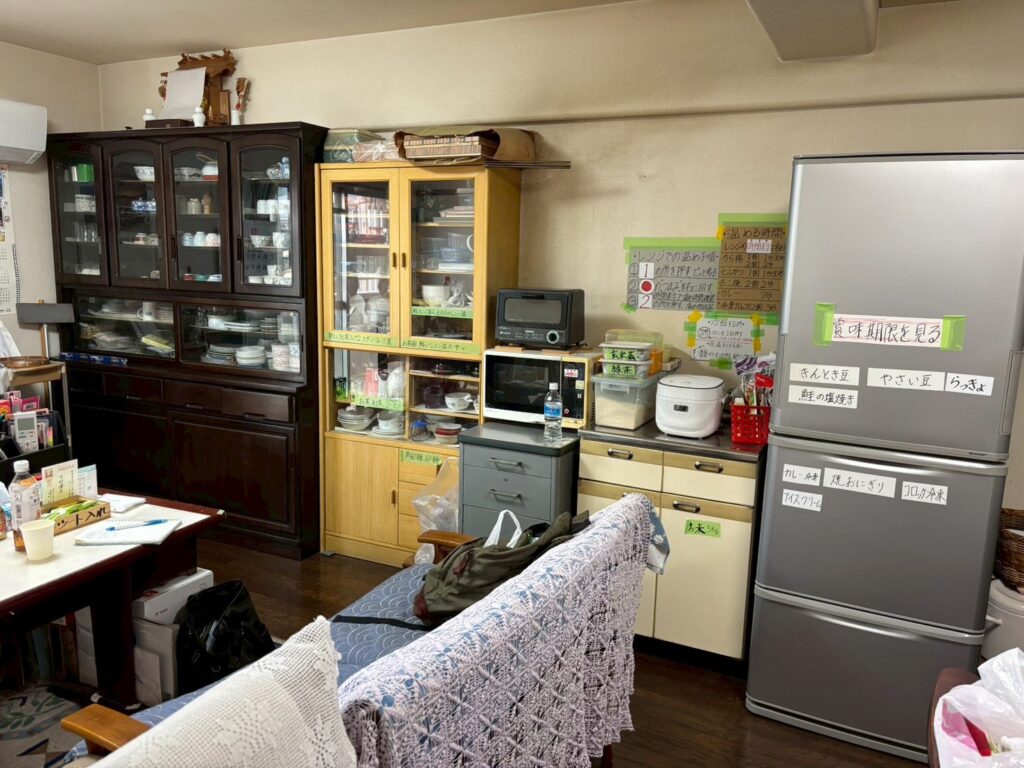 【葛飾区】両親が相次いで亡くなり公団住宅の遺品整理を完了した事例