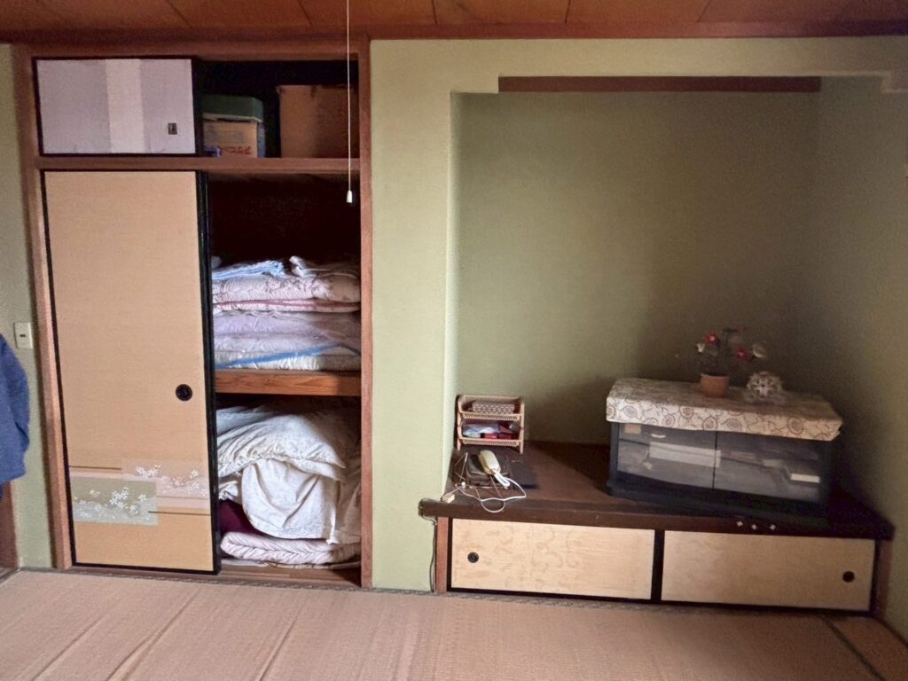 【千代田区】高級住宅地の一軒家遺品整理・庭含め家財を丸ごと処分した事例