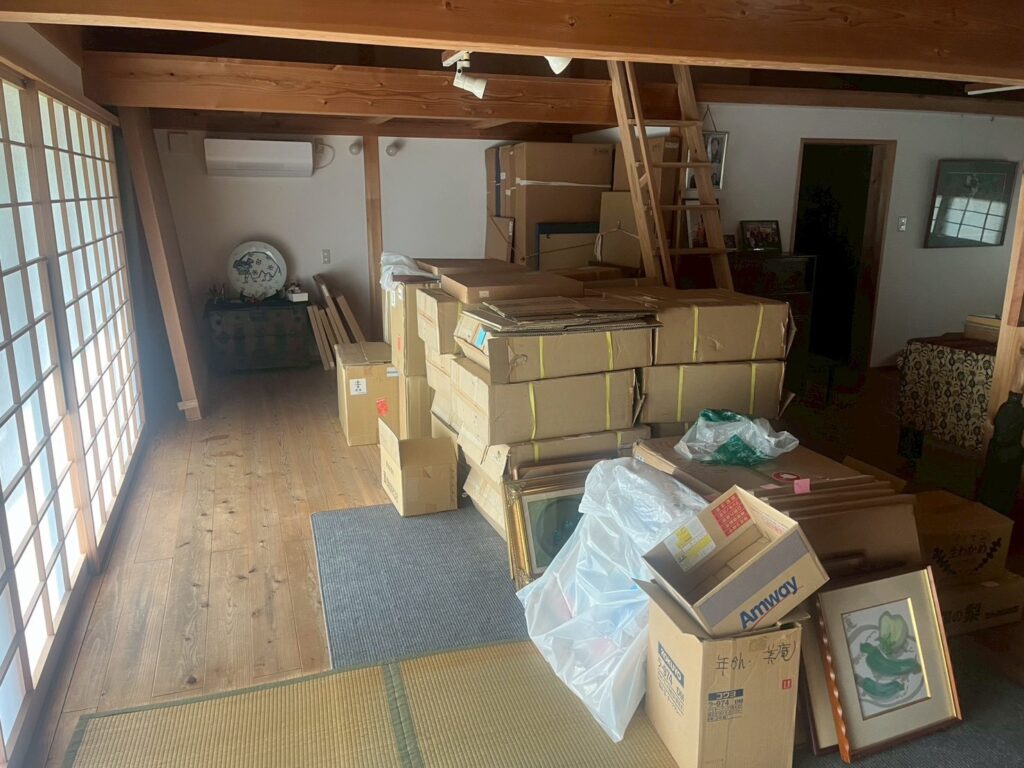【千代田区】高級タワーマンションの遺品整理を即日対応で完了した事例